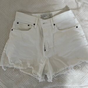 Abercrombie High Rise Shorts - White Size